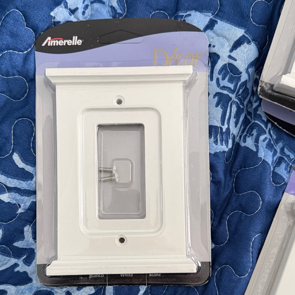 Amerelle White Composite Wood Toggle Wall Plate NWT